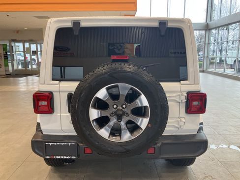Used 2020 Jeep Wrangler Unlimited Sahara w/ Uconnect 4C Nav & Sound Group AWD/4WD image 6
