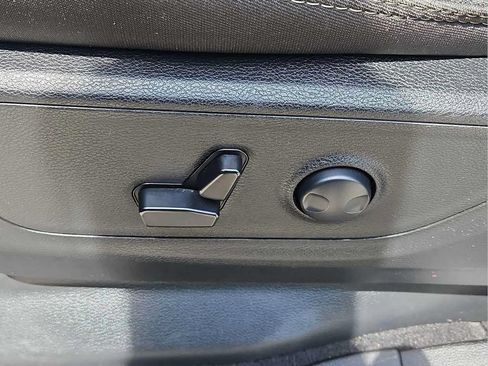 Used 2025 RAM 1500 Big Horn AWD/4WD image 22