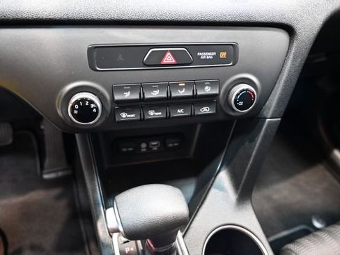 Used 2019 Kia Sportage LX AWD/4WD image 16