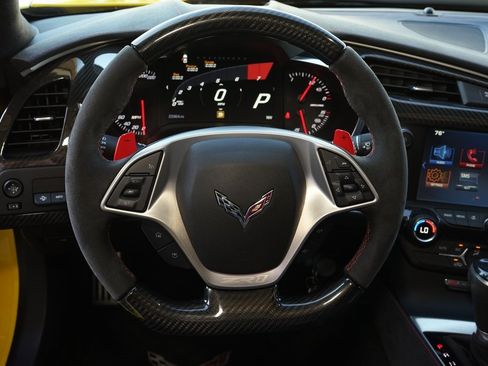 Used 2015 Chevrolet Corvette Z06 image 18