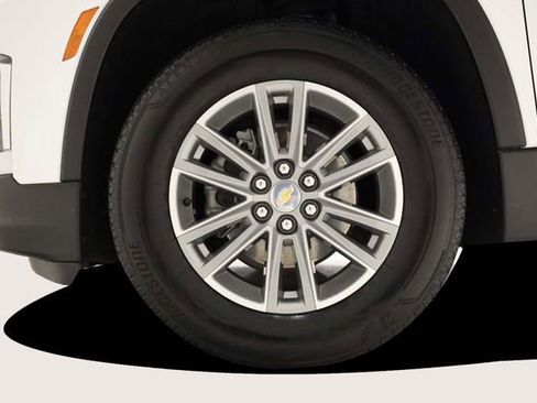 Used 2023 Chevrolet Traverse LT FWD image 9