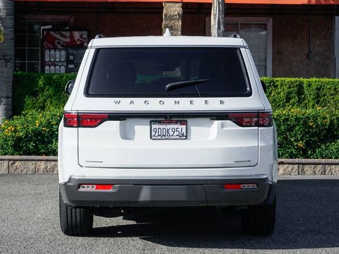 Used 2022 Jeep Wagoneer Series III w/ Rear Seat Video Group 1 image 7