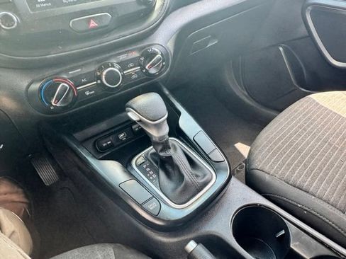 Used 2020 Kia Soul S FWD image 19