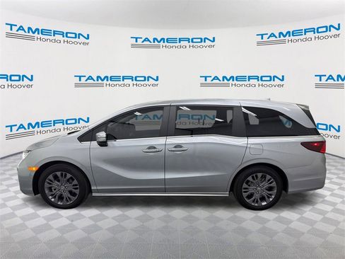 Used 2026 Honda Odyssey Touring image 2