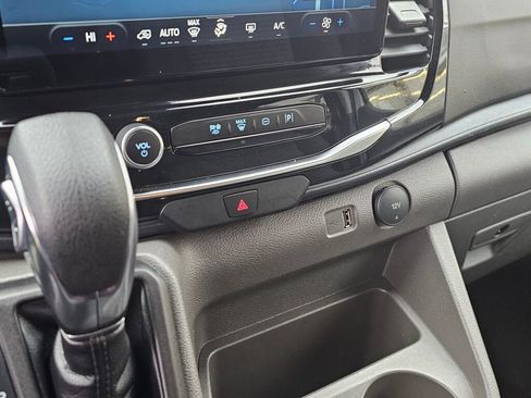 Used 2023 Ford Transit 350 XLT image 25