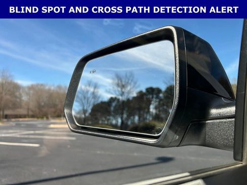 Certified 2023 GMC Acadia SLE w/ Driver Convenience Package image 7