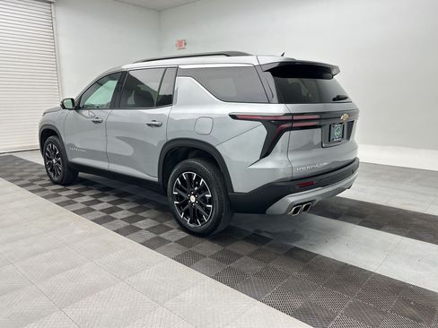 Certified 2025 Chevrolet Traverse LT w/ Sun and Wheel Package AWD/4WD image 3
