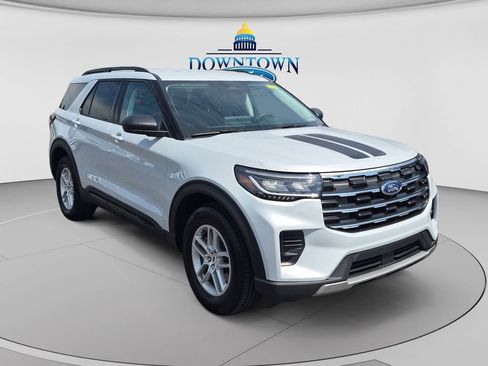 Used 2026 Ford Explorer Active AWD/4WD image 1