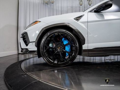 Used 2024 Lamborghini Urus Performante AWD/4WD image 13
