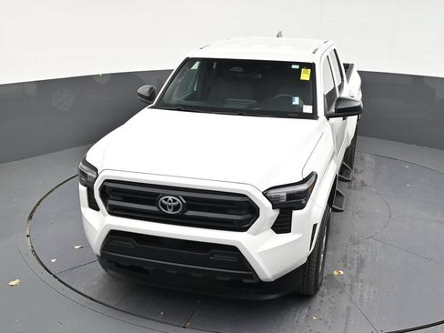 Used 2024 Toyota Tacoma SR RWD image 19