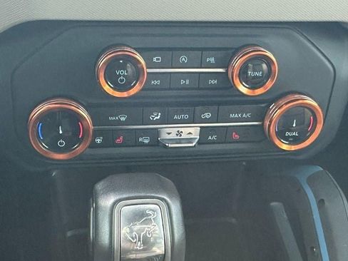 Used 2022 Ford Bronco Wildtrak image 19