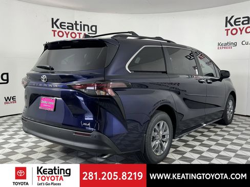 New 2026 Toyota Sienna XLE image 14