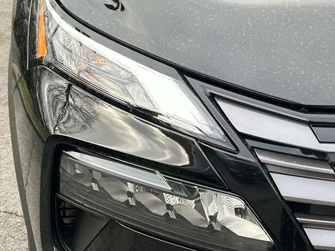 New 2026 Nissan Rogue SV FWD image 10