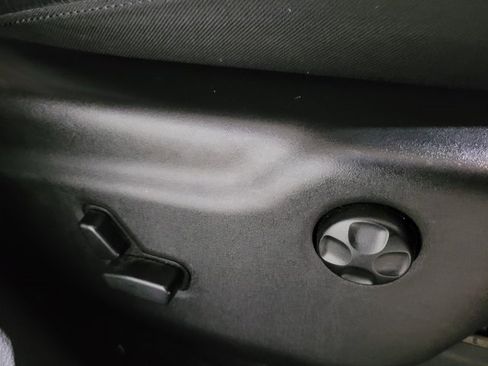 Used 2019 Jeep Grand Cherokee Limited image 57