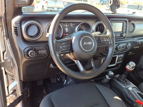 Used 2018 Jeep Wrangler Sport image 3