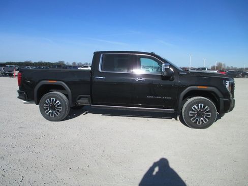 New 2026 GMC Sierra 3500 Denali Ultimate image 3