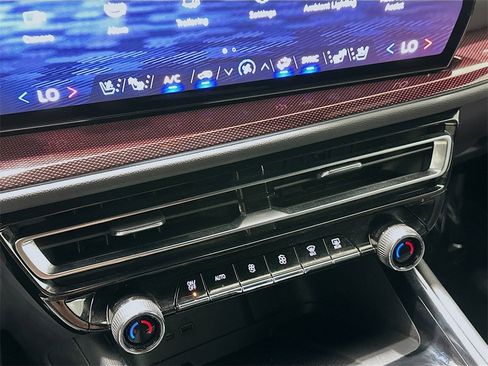 Used 2024 Chevrolet Traverse RS image 16