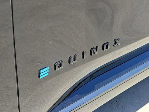 Used 2024 Chevrolet Equinox EV RS FWD image 31
