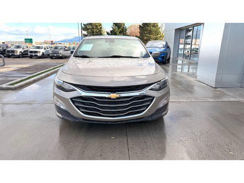 Used 2024 Chevrolet Malibu LT image 2