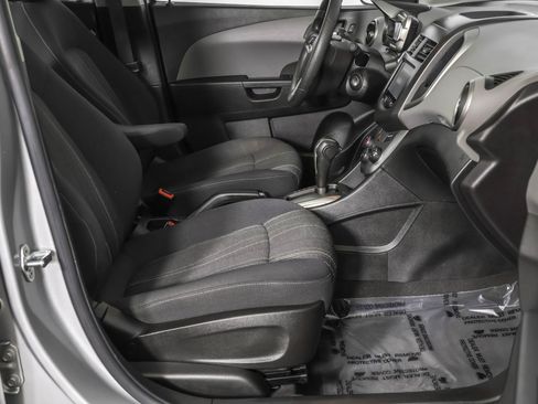 Used 2016 Chevrolet Sonic LT image 42