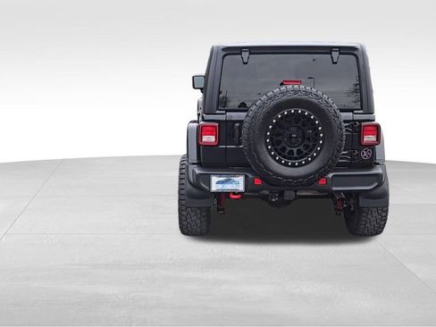 Used 2023 Jeep Wrangler Unlimited Rubicon w/ Cold Weather Group AWD/4WD image 9