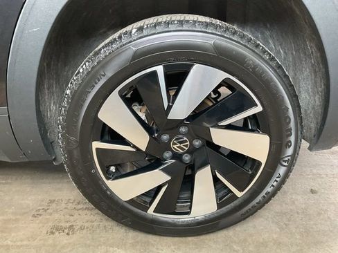 Used 2025 Volkswagen Atlas Cross Sport SE image 7