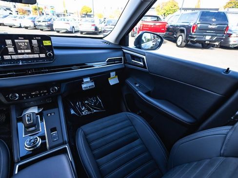 New 2025 Mitsubishi Outlander SE image 20