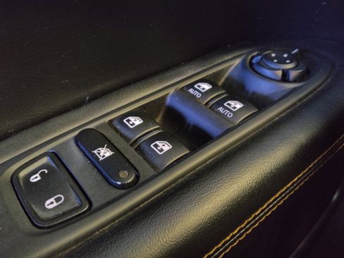 Used 2018 Jeep Compass Limited w/ Navigation Group AWD/4WD image 27