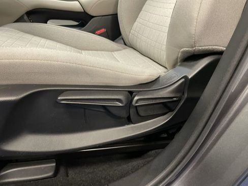 Certified 2024 Honda HR-V LX image 12