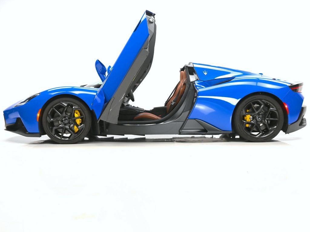 Used 2023 Maserati MC20 Spyder RWD image 34
