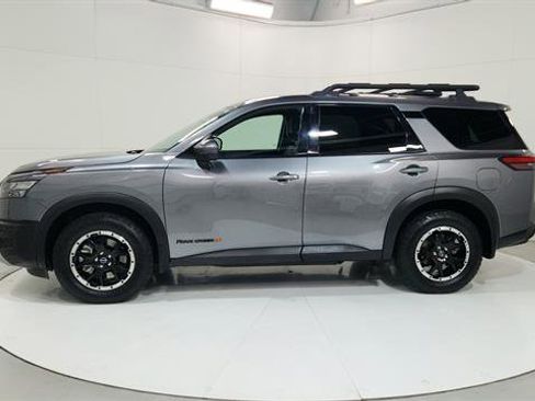Used 2025 Nissan Pathfinder Rock Creek image 5