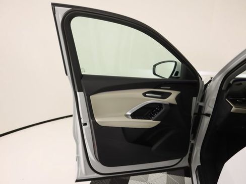 Certified 2025 Audi Q5 Premium Plus w/ Premium Plus AWD/4WD image 10