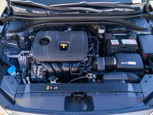 Used 2019 Hyundai Elantra SE w/ Cargo Package image 27