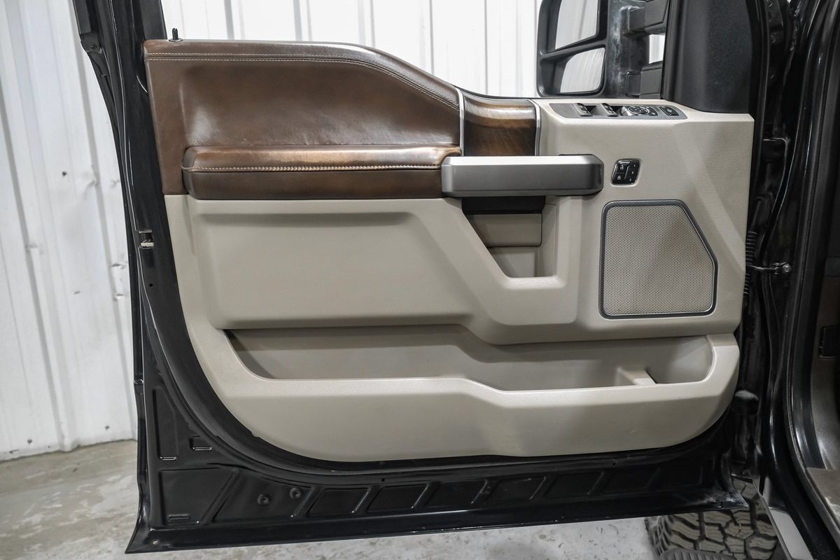Used 2019 Ford F350 Limited w/ FX4 Off-Road Package AWD/4WD image 43