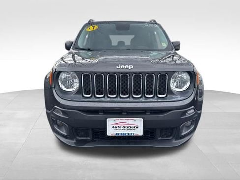 Used 2017 Jeep Renegade Latitude image 2