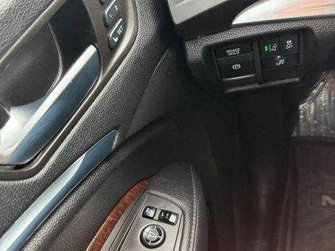 Used 2017 Acura MDX SH-AWD w/ Technology Package image 12