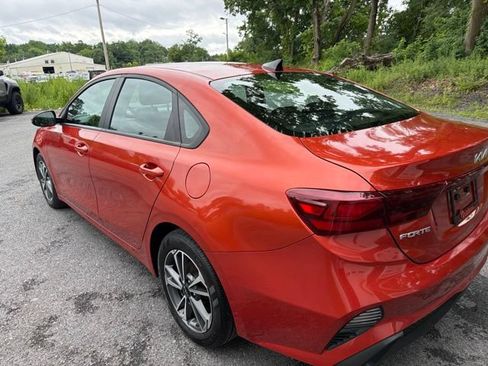 Used 2023 Kia Forte LXS w/ LXS Technology Package FWD image 3