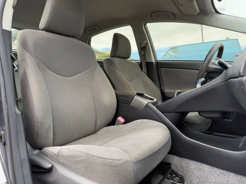 Used 2013 Toyota Prius One FWD image 9