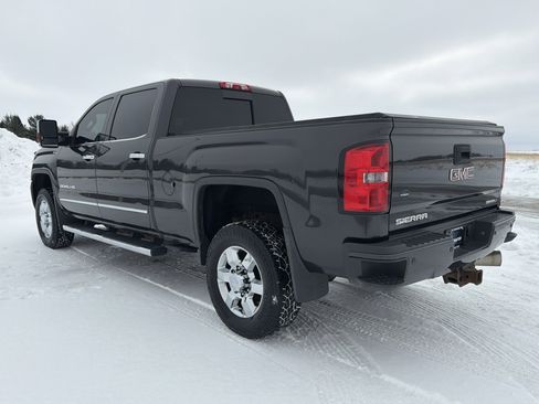 Used 2015 GMC Sierra 3500 Denali w/ Duramax Plus Package image 27