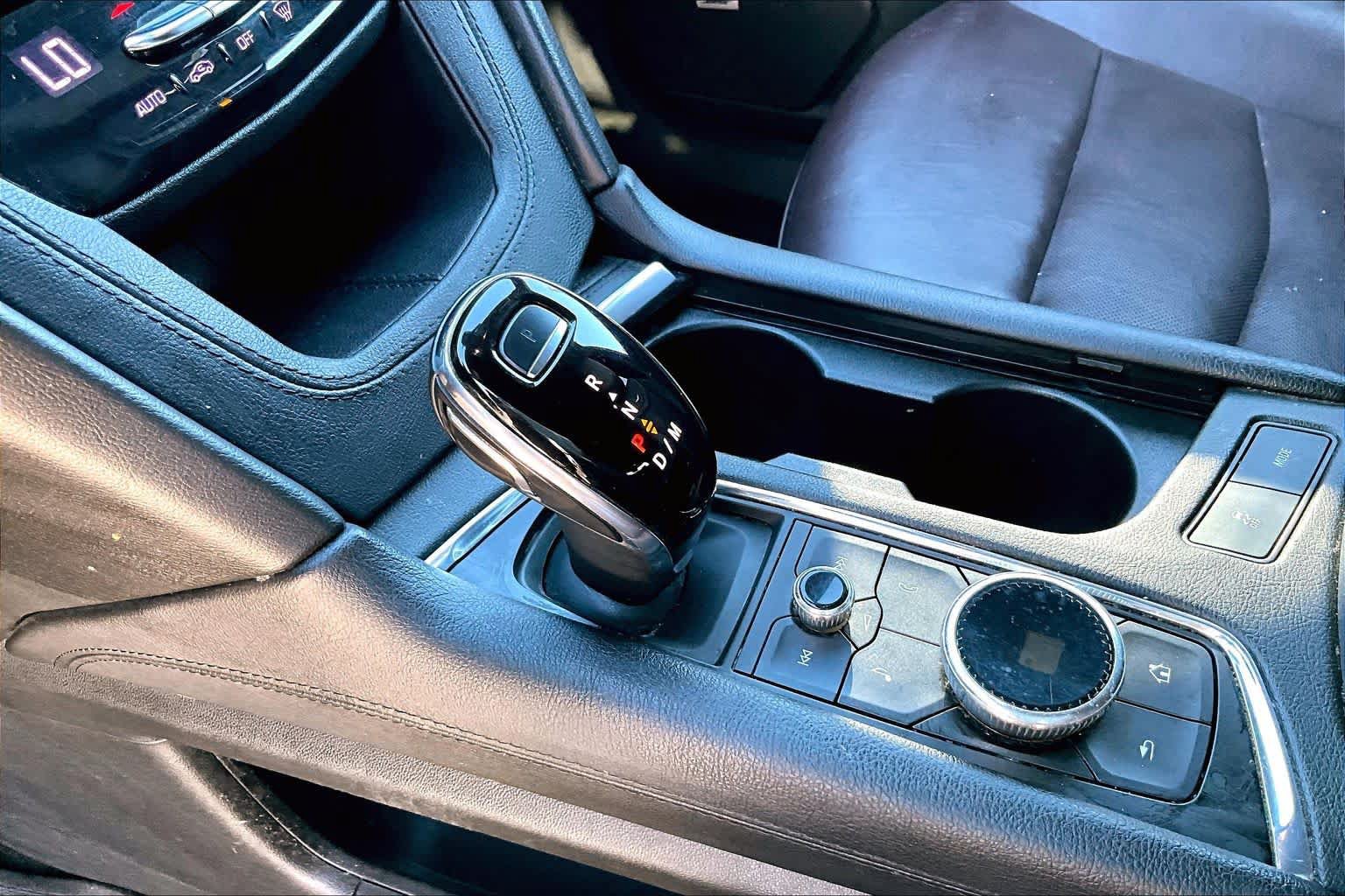 Used 2020 Cadillac XT6 Premium Luxury FWD image 17