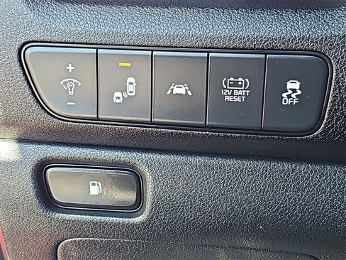 Used 2022 Kia Niro EX Premium image 30