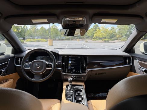 Used 2017 Volvo S90 T5 Momentum w/ Convenience Package FWD image 20