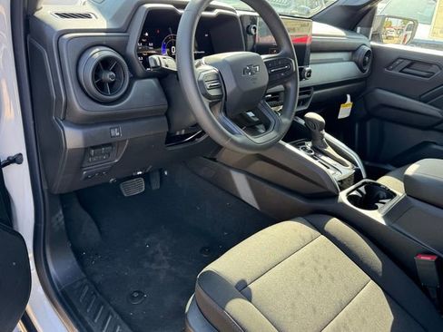 New 2026 Chevrolet Colorado Trail Boss w/ Midnight Edition AWD/4WD image 14