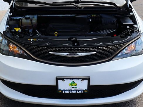 Used 2022 Chrysler Voyager LX FWD image 59