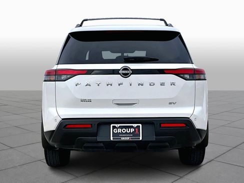 Used 2024 Nissan Pathfinder SV w/ Lighting Package (N92) image 4