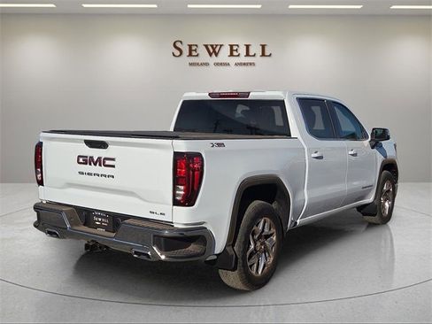 New 2026 GMC Sierra 1500 SLE image 4