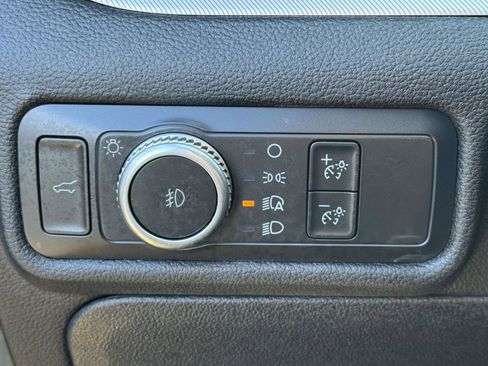 Certified 2022 Ford Explorer XLT w/ Equipment Group 202A image 17