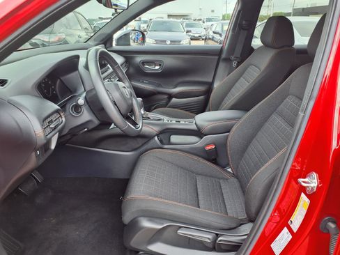 Used 2024 Honda HR-V Sport image 17