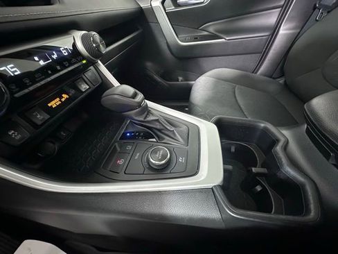 Used 2022 Toyota RAV4 XLE w/ Convenience Package image 29