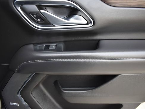 Used 2022 Chevrolet Tahoe Z71 w/ Luxury Package image 14